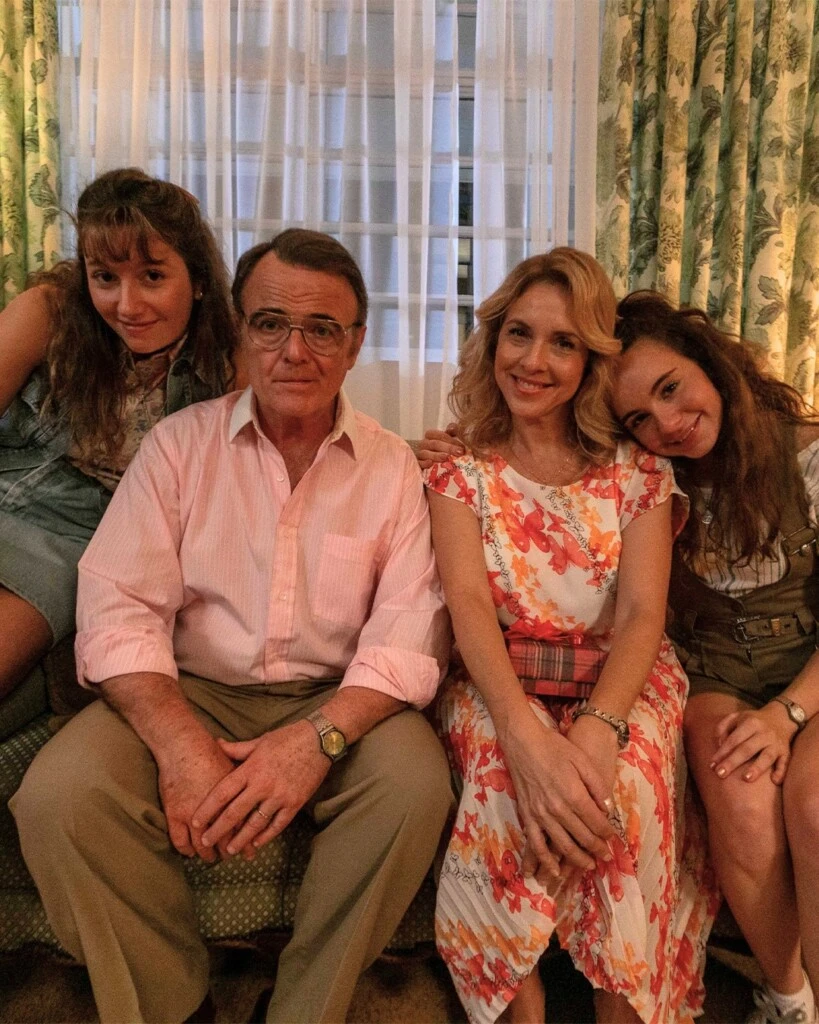 En ese contexto, Carla Peterson, quien interpreta a Gladys McDonald, compartió en sus redes sociales algunas imágenes del detrás de escena del rodaje. 