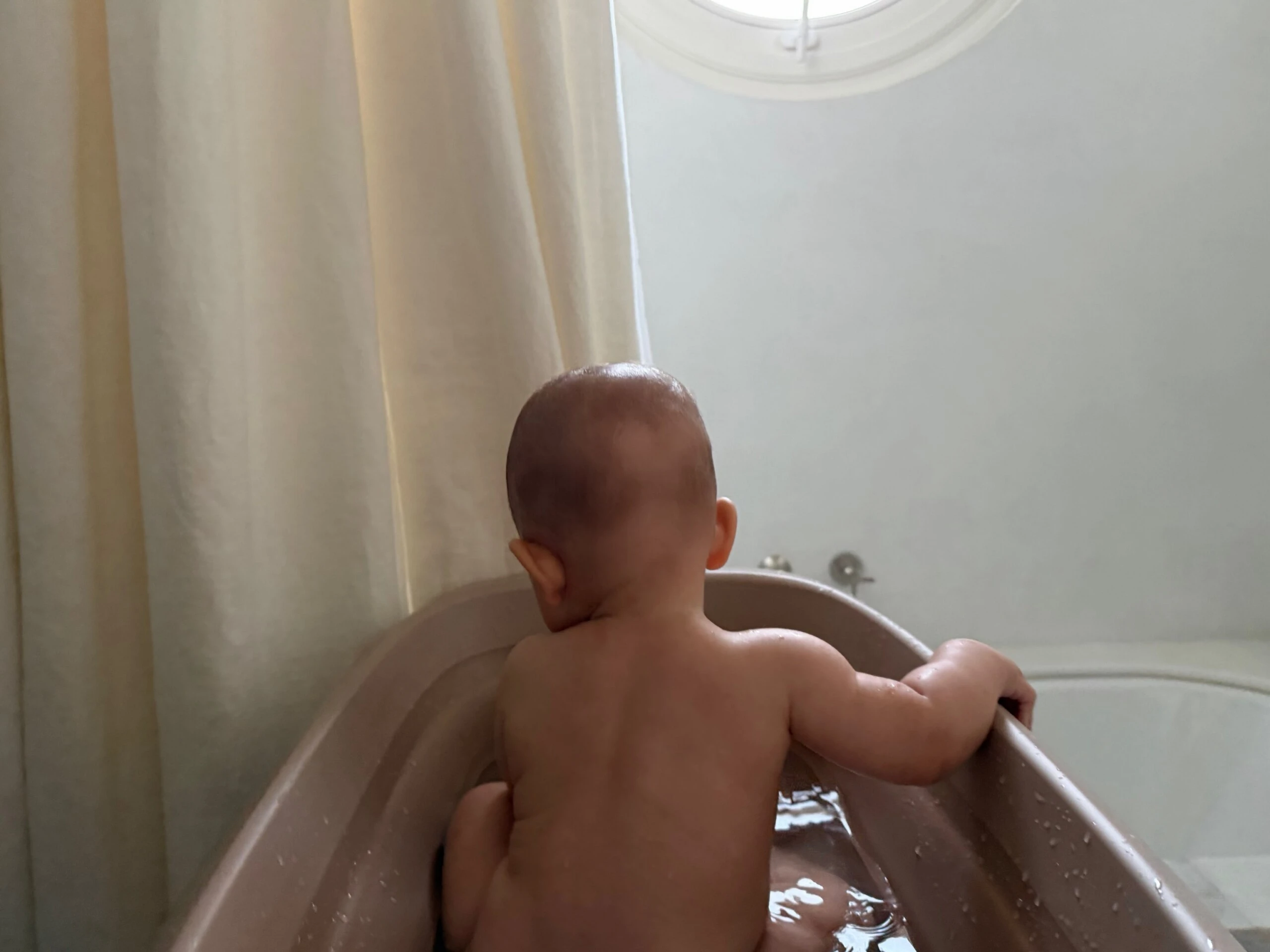 Úrsula Corberó y el Chino Darín compartieron las fotos más tiernas junto a su hijo Dante