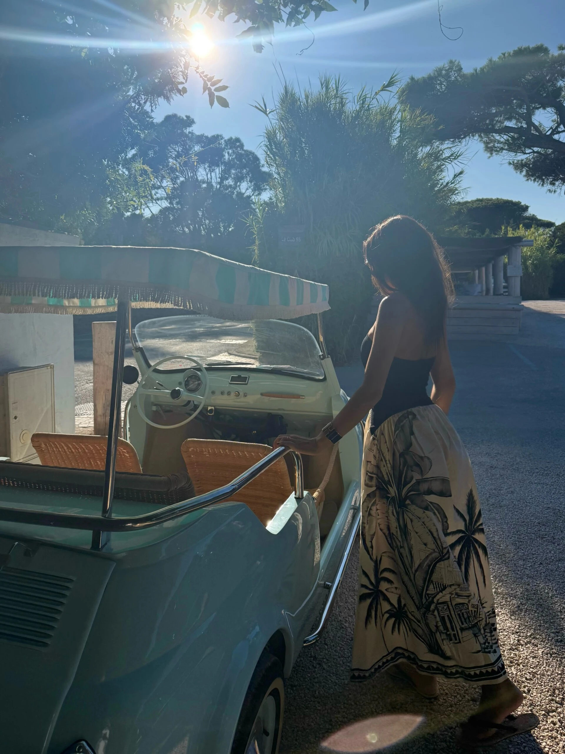 Pampita anticipa la tendencia de primavera: cómo usar una falda midi