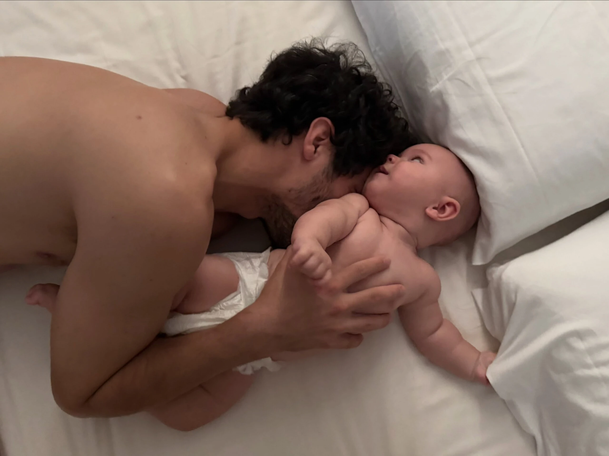 Úrsula Corberó y el Chino Darín compartieron las fotos más tiernas junto a su hijo Dante