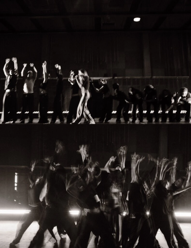 También compartió fragmentos de las coreografías y de las pruebas vocales que forman parte de la preparación de sus espectáculos.