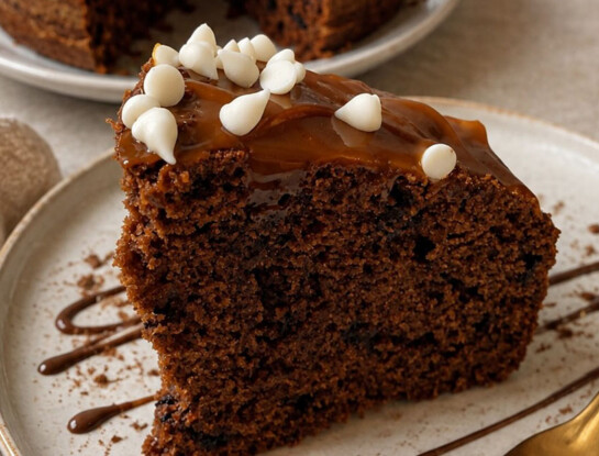 Torta de chocolate de 12 cucharadas: la receta fácil, húmeda y esponjosa que se hace sin batidora ni balanza