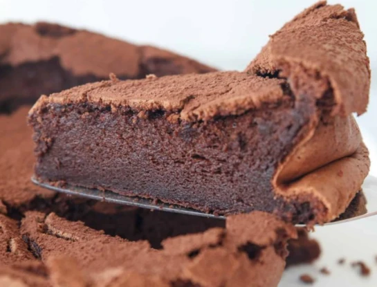 Torta de chocolate húmeda y sin harina: cómo hacer la receta de Osvaldo Gross