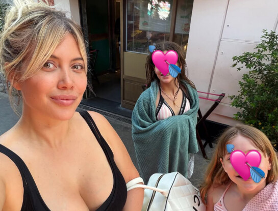 Wanda Nara mostró sus vacaciones con sus hijas en Italia tras el fallo judicial: mar, lujo y una postal familiar