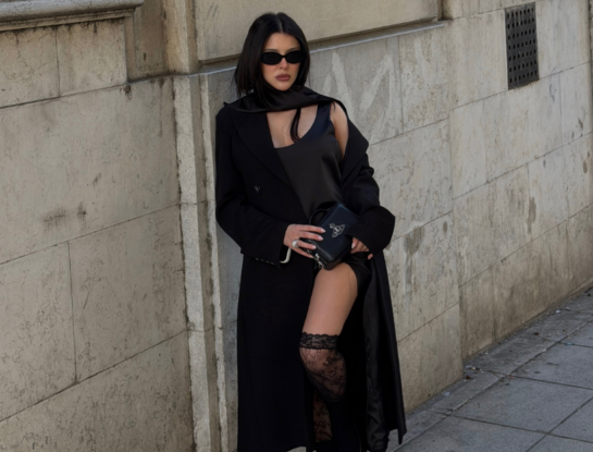 El look full black de Sofía Gonet que reúne las tendencias de la temporada