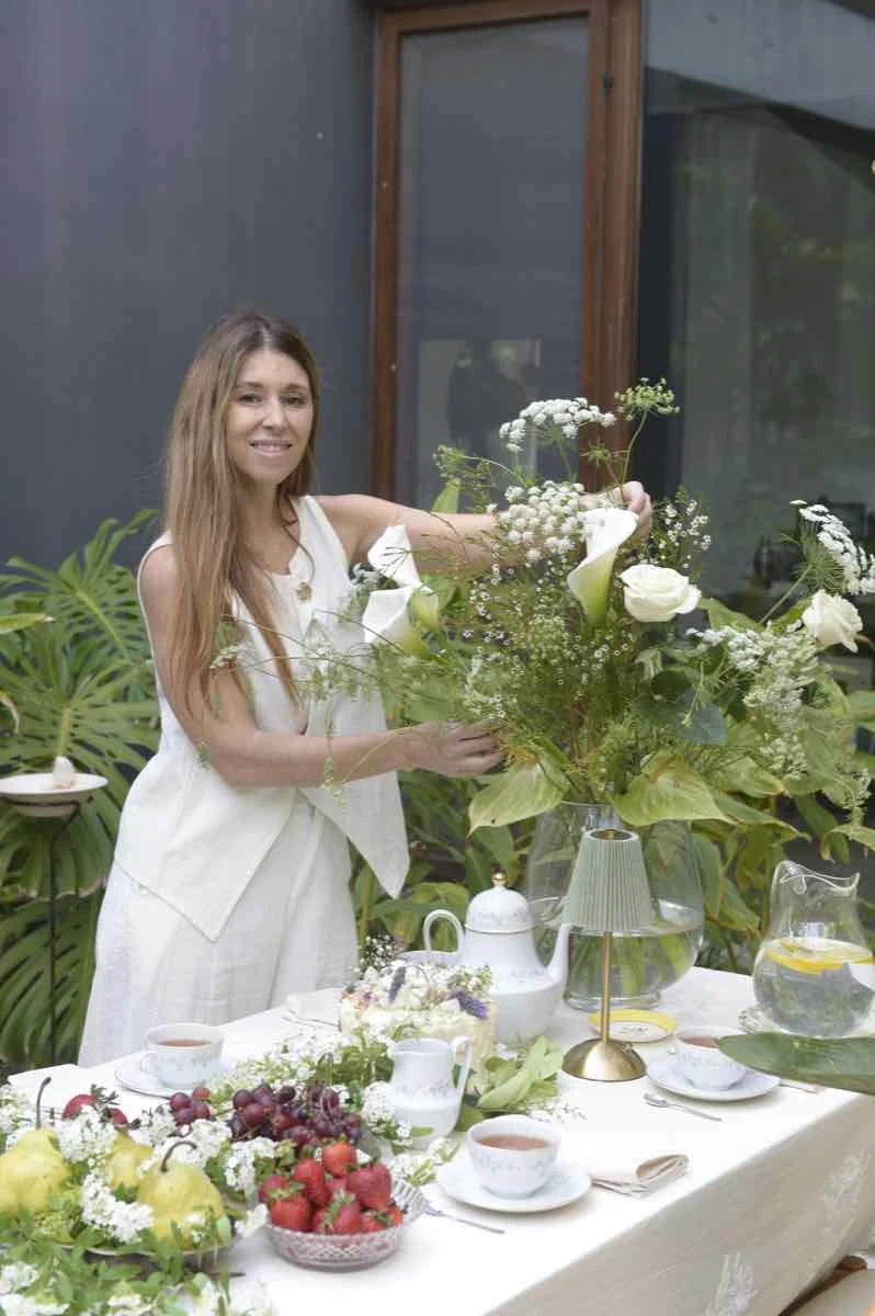 Una mesa de primavera con el estilo lifestyle de Clara Houssay.