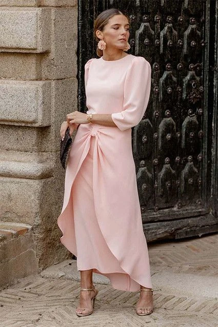 Qué color de vestido usar con zapatos dorados o plateados