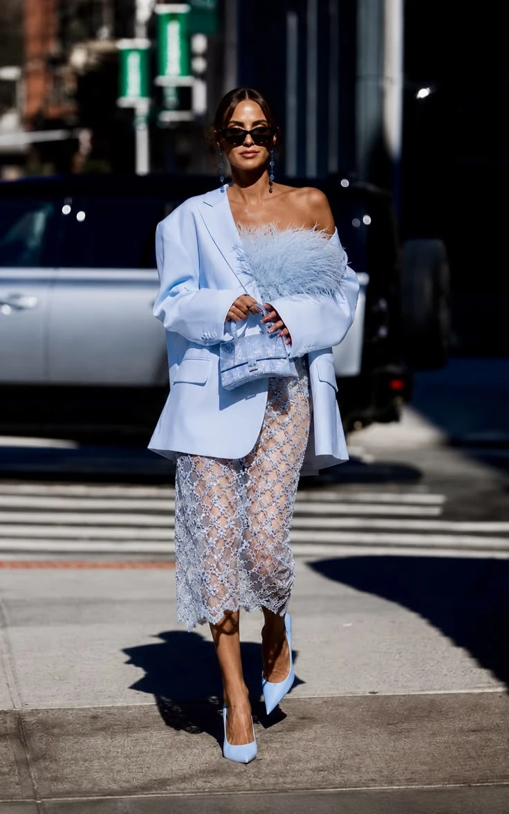 Guía de estilo: 8 looks con celeste, el color más trendy de esta primavera