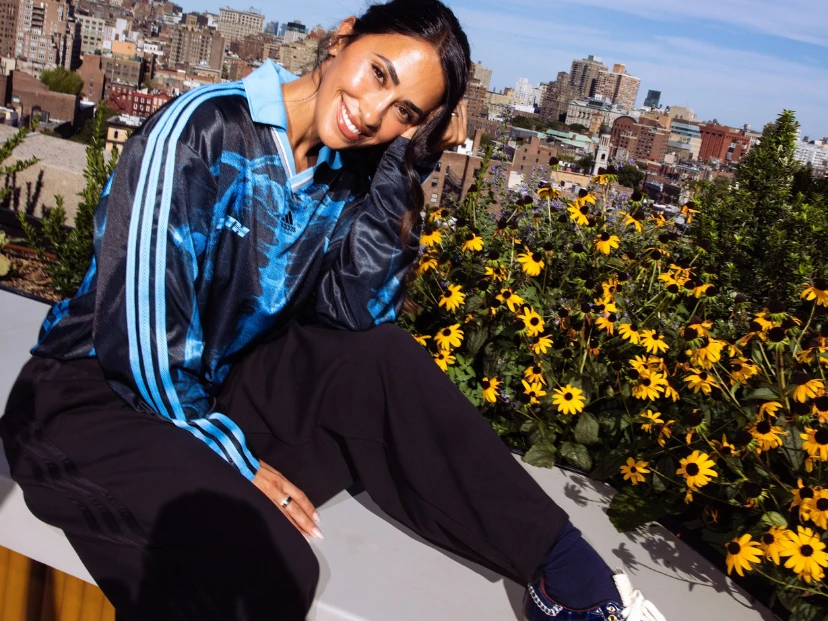 Antonela Roccuzzo lleva los black jeans que son tendencia: el modelo ultra ancho que potencia la silueta