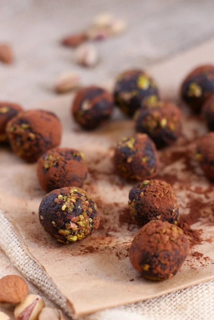 Trufas de dátiles y cacao. Foto: Pinterest