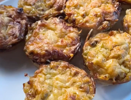 Buñuelos horneados de puerro y cebolla: la receta sin gluten para aprovechar el puré que te sobró