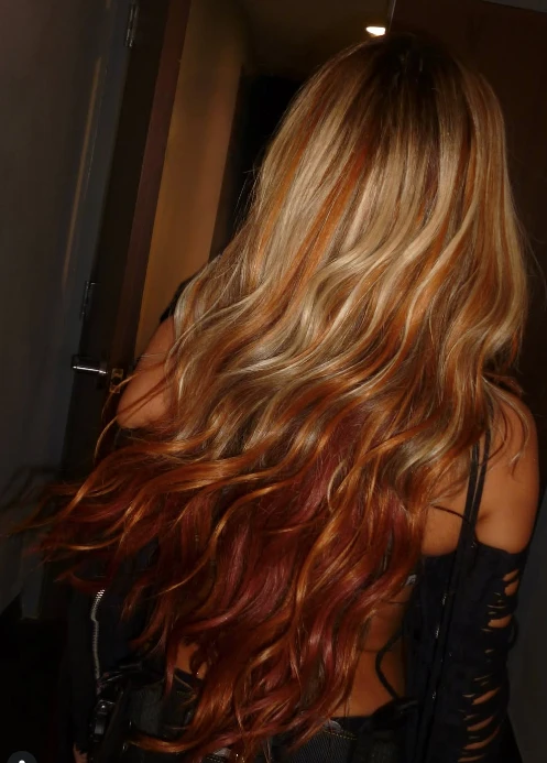 El nuevo pelo de Tini by Zacarias Guedes.
