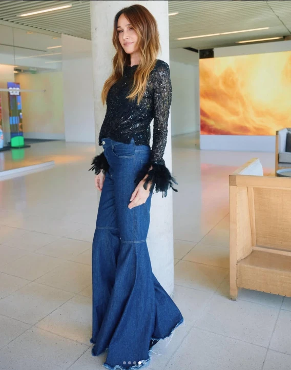 Vero Lozano y su look higth low: lentejuelas + denm.