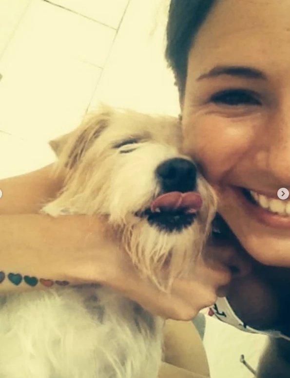 Cande Tinelli despidió a su perrita Linda.