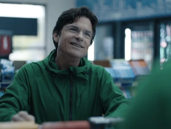La miniserie de HBO Max que ganó varios Emmy y tiene a Jason Bateman, Linda Cardellini y una estrella de Stranger Things