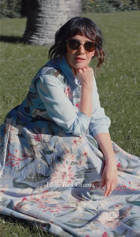 Natalia Oreiro y un look de inspiración cottagecore en celeste, el color más trendy de la primavera