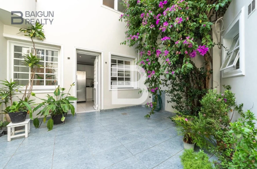 Así es la lujosa casa que Maxi López estaría por comprar en Barrio Parque