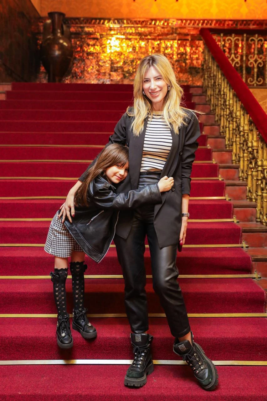 Daniela Pantano y su pequeña hija Ámbar Greco