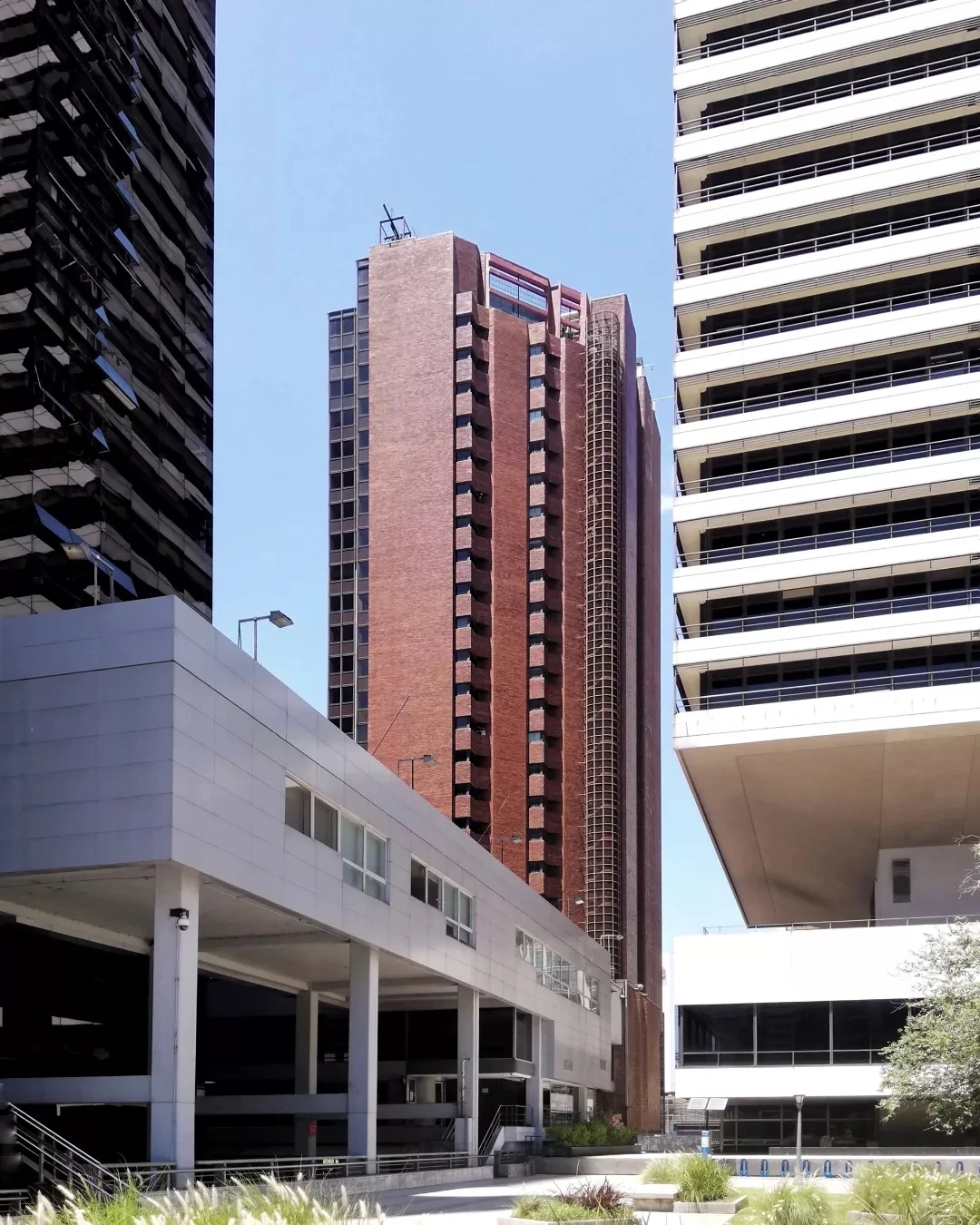 La Torre Conurban. Foto: @alejandroarcuri.