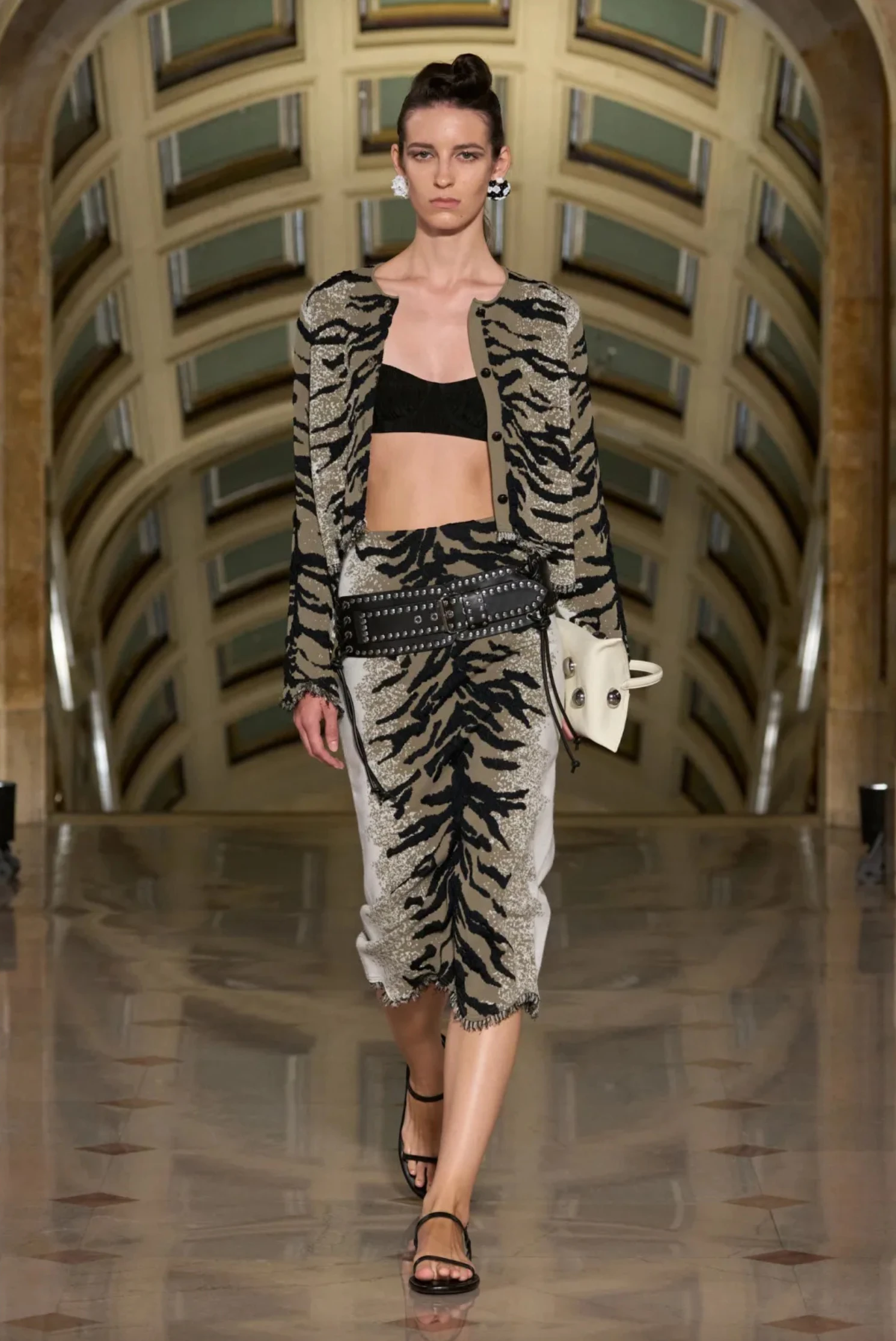 Desfile Altuzarra primavera/verano 2027.