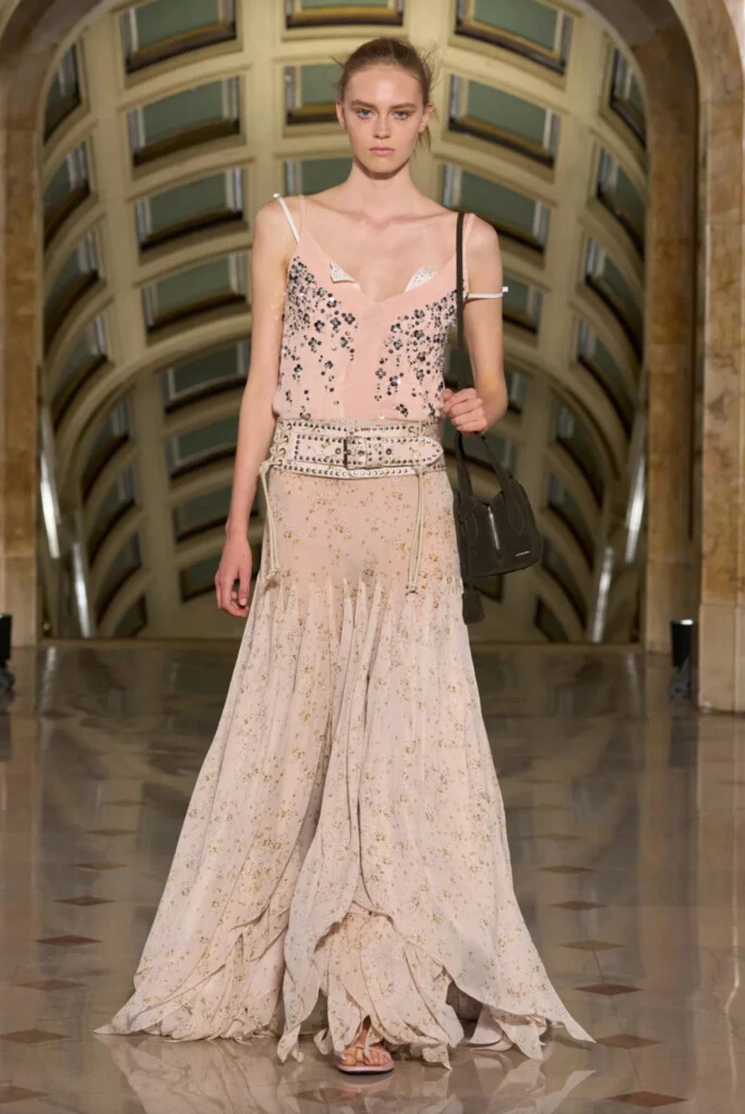 Desfile Altuzarra primavera/verano 2027.