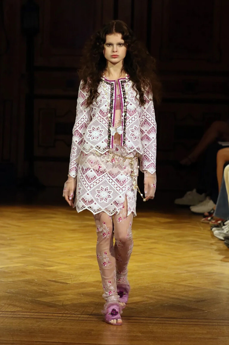 Anna Sui primavera verano 2027.