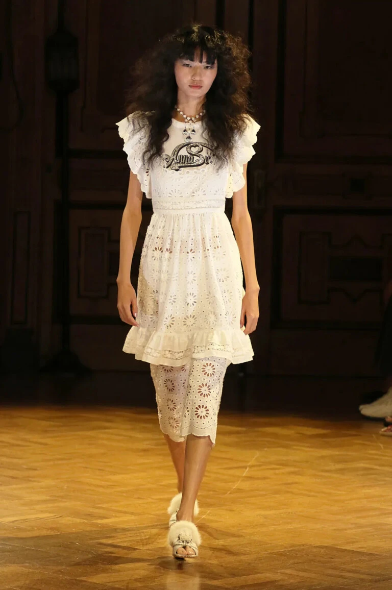 Anna Sui primavera verano 2027.