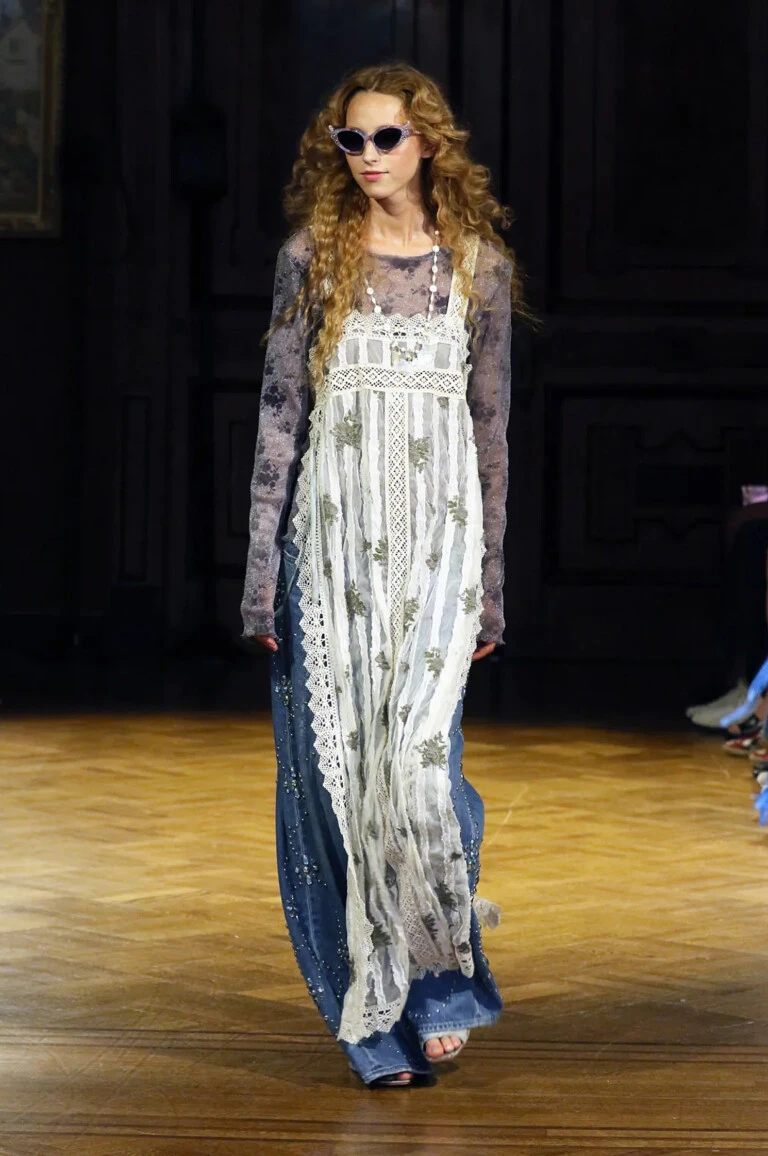Anna Sui primavera verano 2027.