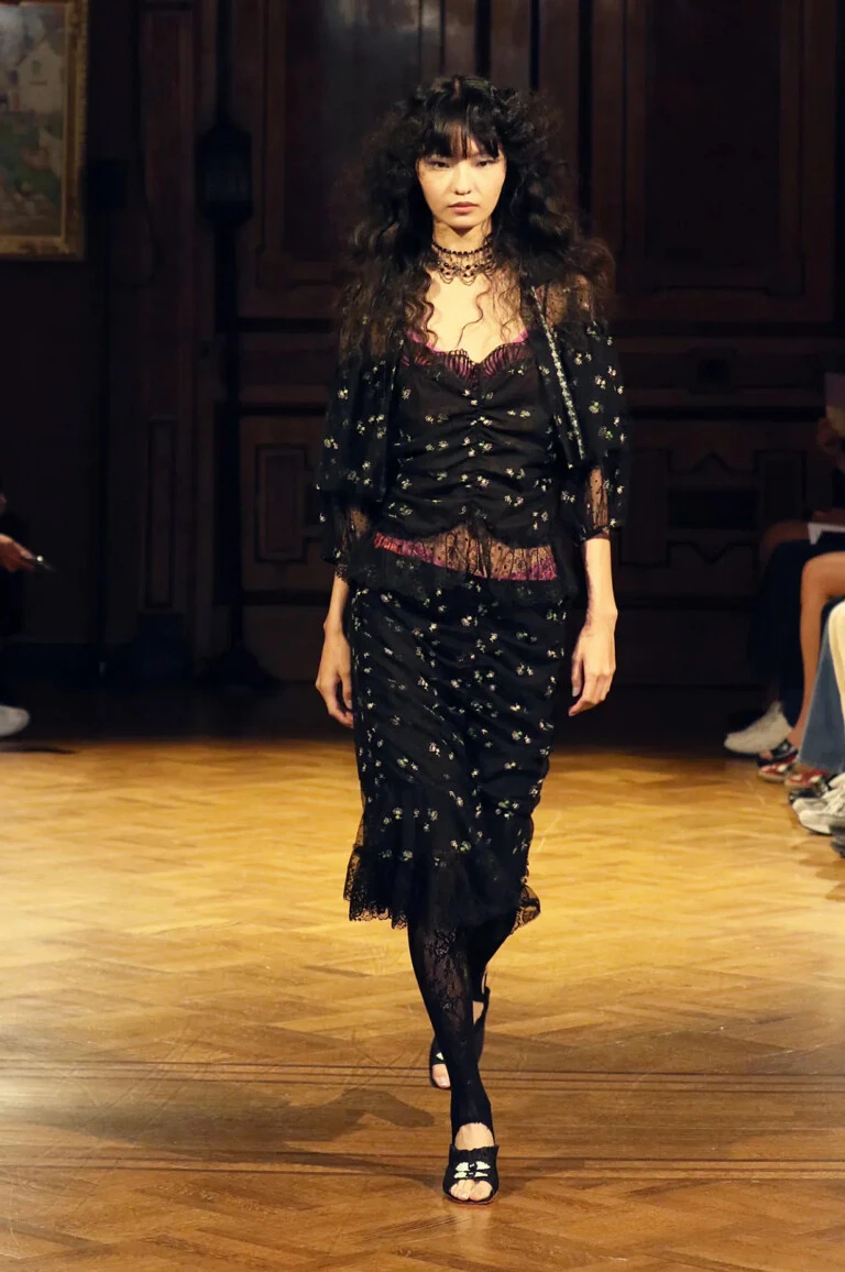 Anna Sui primavera verano 2027.