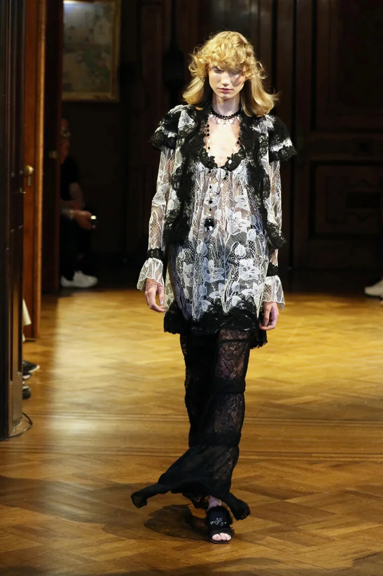 Anna Sui primavera verano 2027.