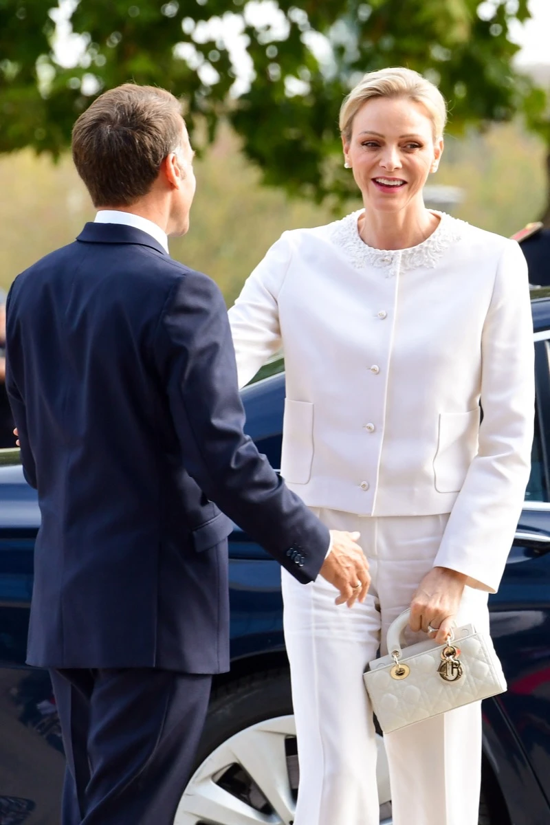Charlene de Mónaco y el privilegio del blanco: su look Dior ante el Papa León XIV