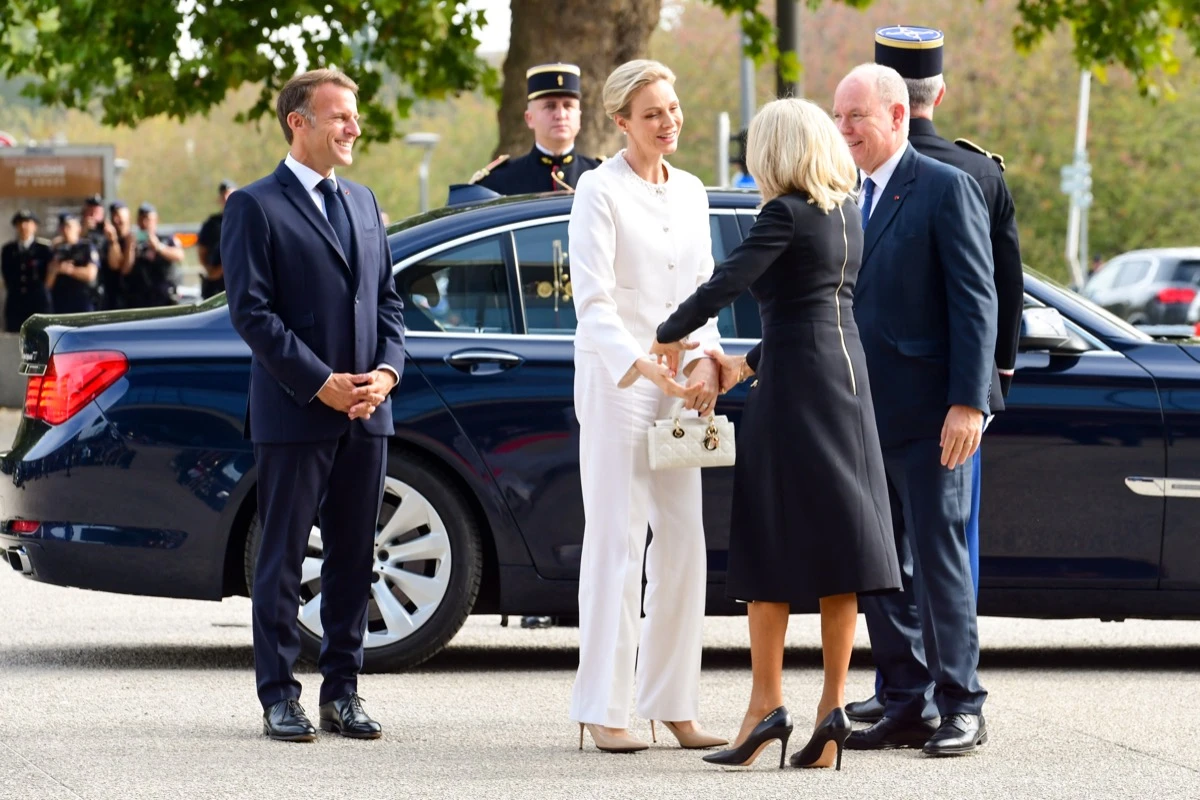 Charlene de Mónaco y el privilegio del blanco: su look Dior ante el Papa León XIV