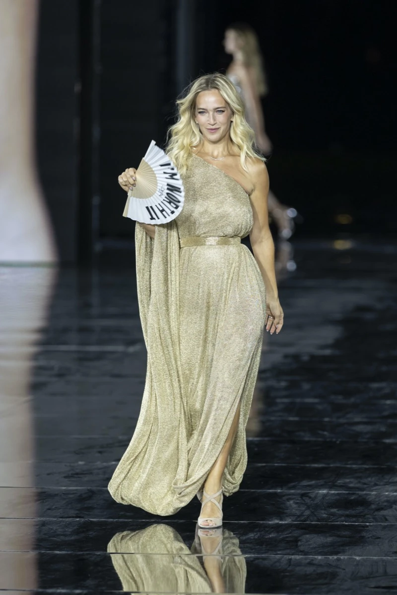 El look de pasarela de Luisana Lopilato para desfilar en la Semana de la Moda de París