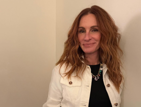 Julia Roberts cambió el color de su pelo por el honey blonde, el tono cálido que es tendencia