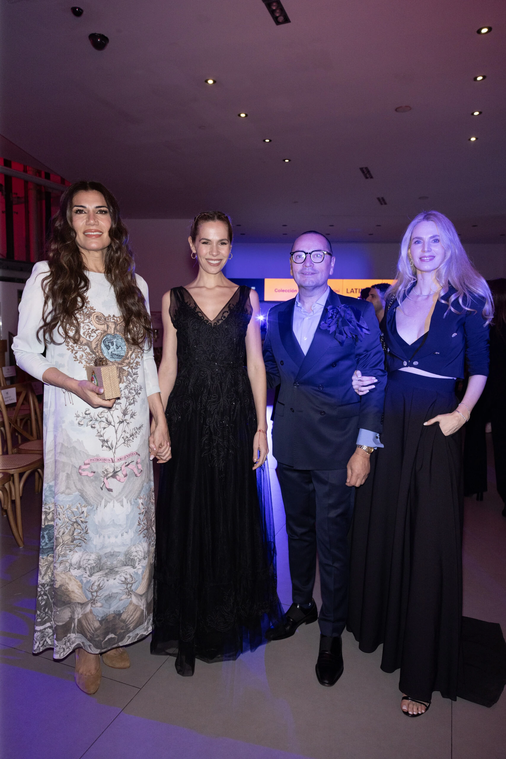 Flor de la V, Fabian Medina Flores Elina Costantini y Rocio Vivas