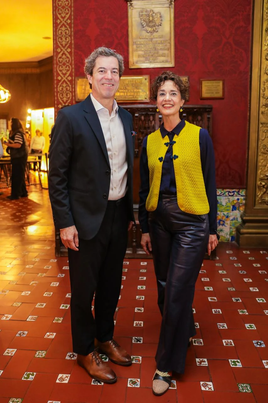 Ministro Pablo Bereciartua y su mujer, presidente de la Asociación Amigos del Teatro Nacional Cervantes, Carolina Petroni de Bereciartua
