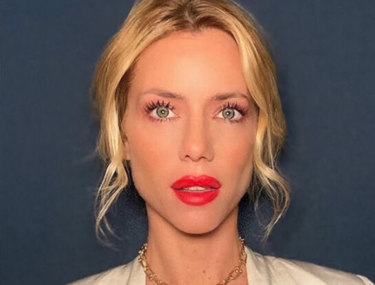 Nicole Neumann confirmó el regreso de los jeans joya, la tendencia denim que transforma cualquier look