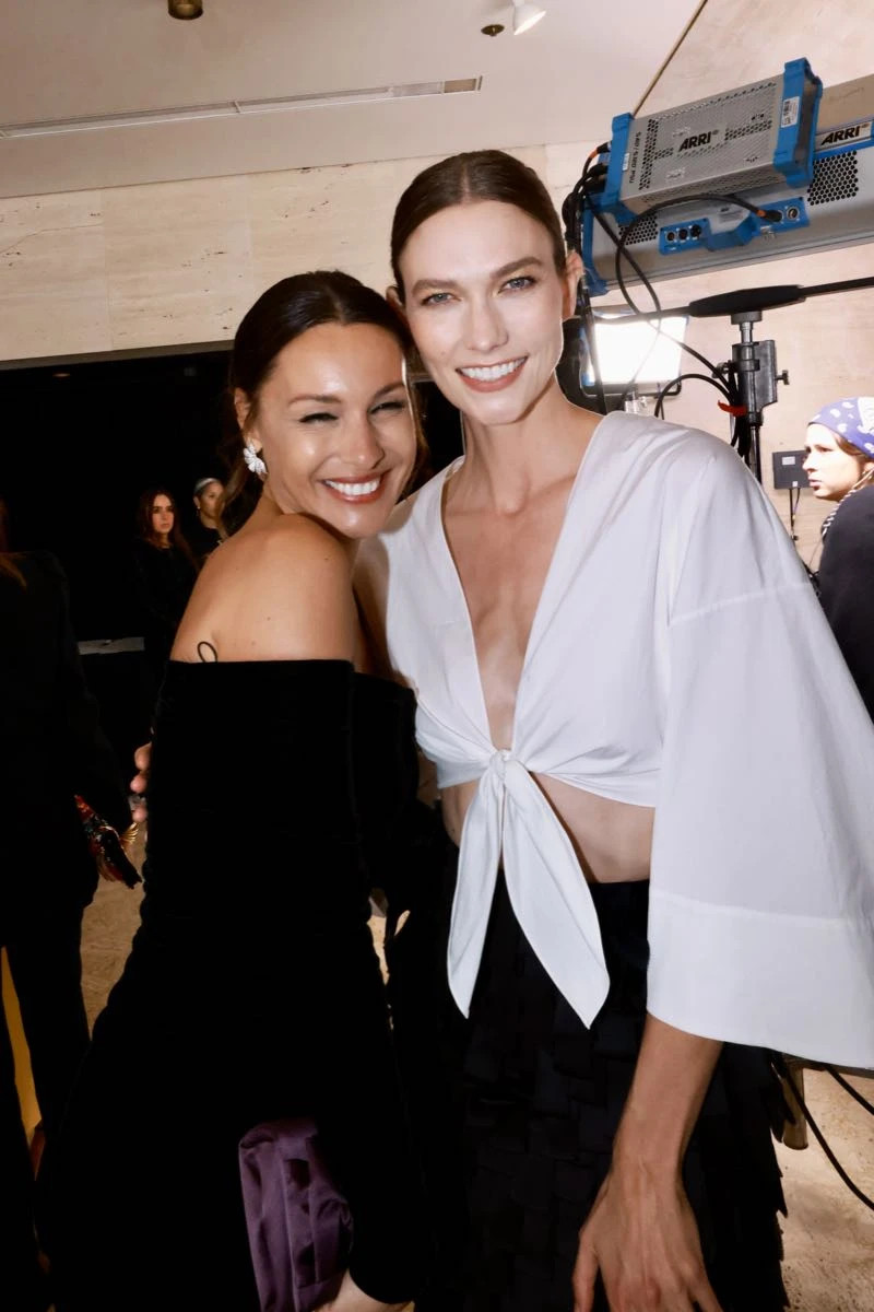 La argentina con la modelo top Karlie Kloss.