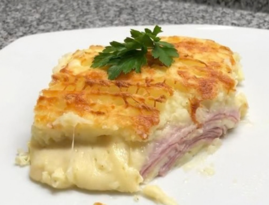 Pastel de papa relleno de jamón y queso sin TACC