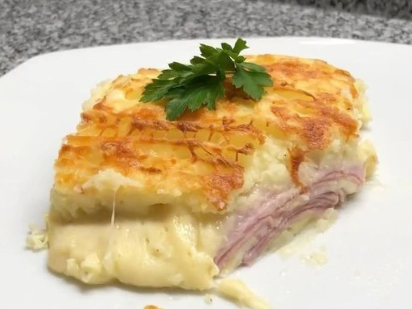 Pastel de papa relleno de jamón y queso sin TACC DESTACADA