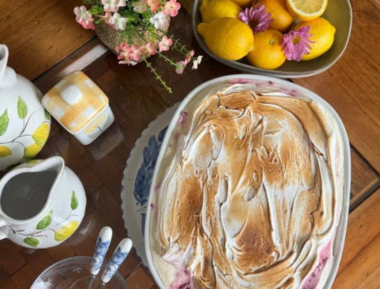 Postre frío de limón y frambuesas: cremoso, fresco y perfecto para preparar con anticipación