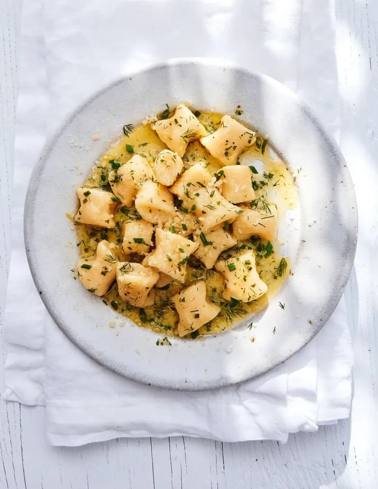 Ñoquis de ricota y pesto. Foto: Pinterest