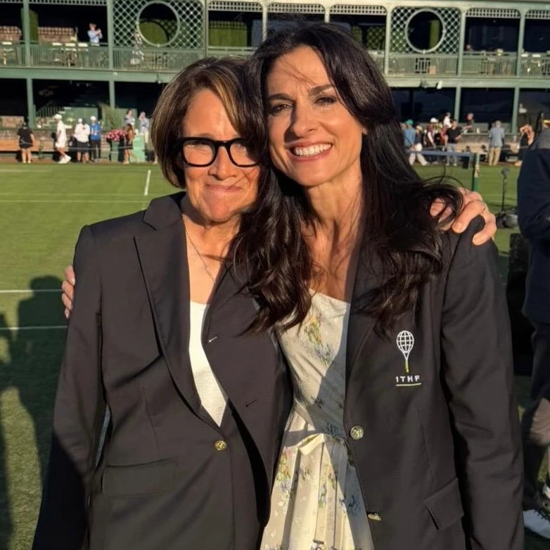 Gabriela Sabatini llevó el cottagecore a su versión más sofisticada con un vestido floral