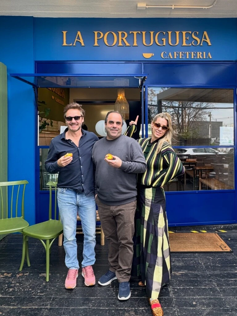 Al tratarse de la pieza protagonista del look, Anita dejó que el resto de las prendas acompañaran sin sumar elementos que recargaran demasiado la propuesta.