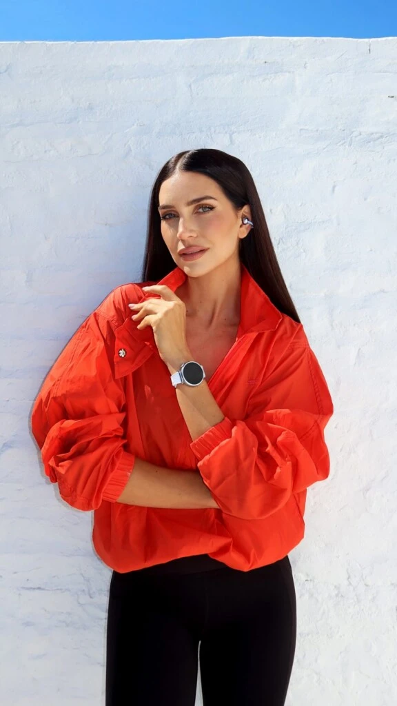 Zaira Nara nos enseña cómo armar un look deportivo inspirado en los años 80