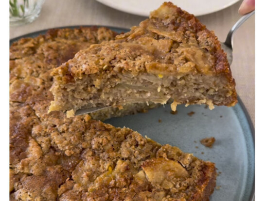 Torta de manzana y avena: la receta fácil y deliciosa que se prepara en pocos minutos