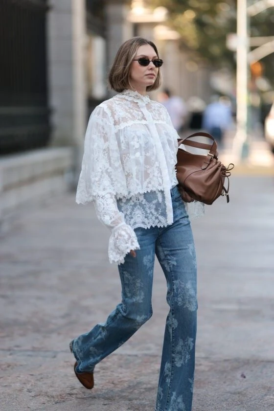 Flor de la V llevó el ítem de tendencia que es un básico ideal para los looks de entretiempo