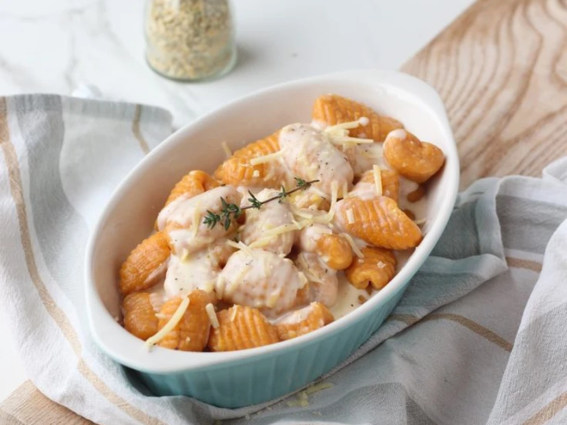 3 salsas fáciles para acompañar ñoquis de boniato rellenos de muzzarella