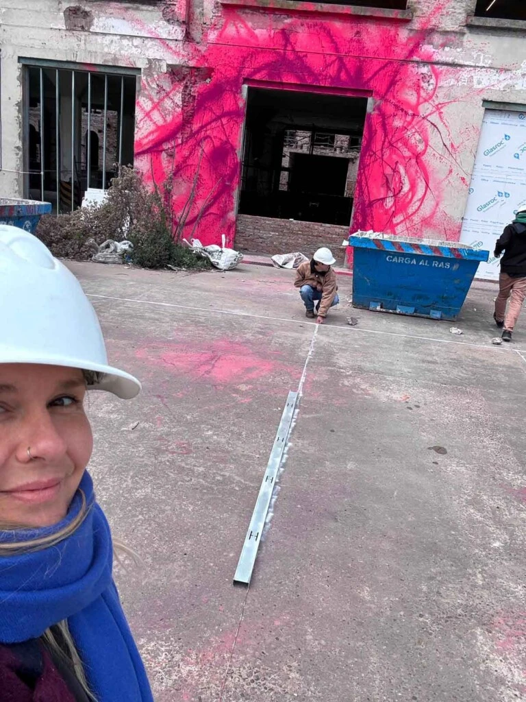 Agustina trabajando