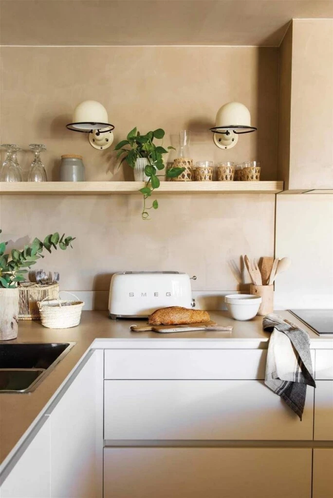 una cocina con una buena base que puede actualizarse con pequeños cambios